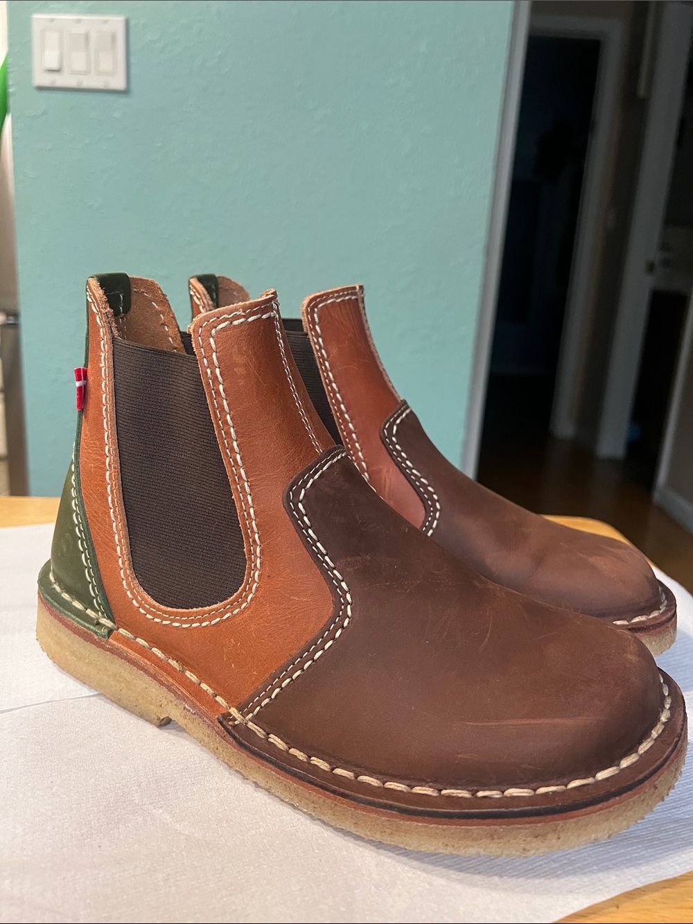 Women's Brown Leather Chelsea Ankle Boots……38……..Make your offer.